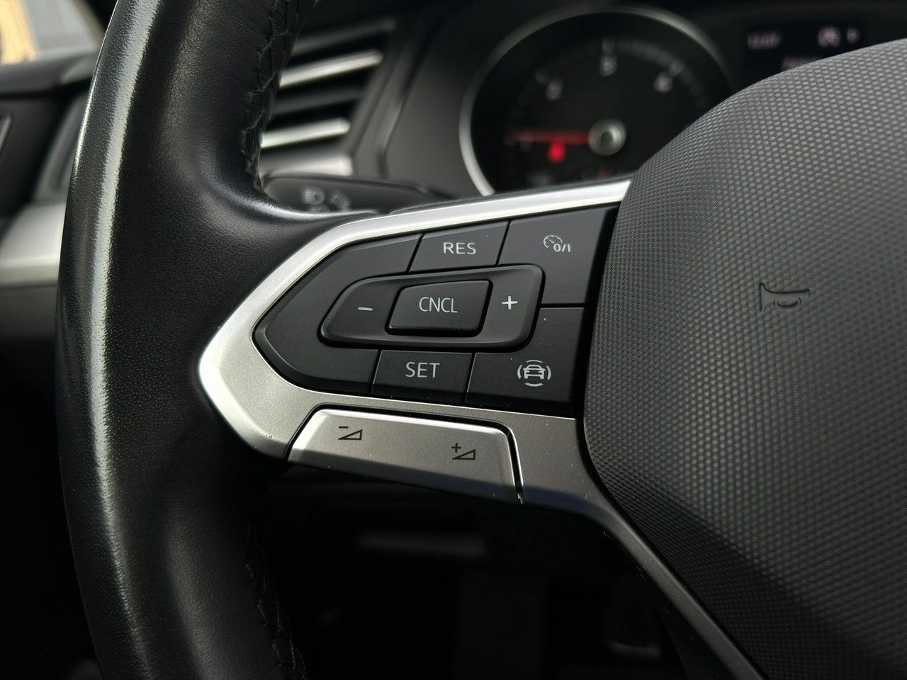 Volkswagen Passat - Zdjęcie 17