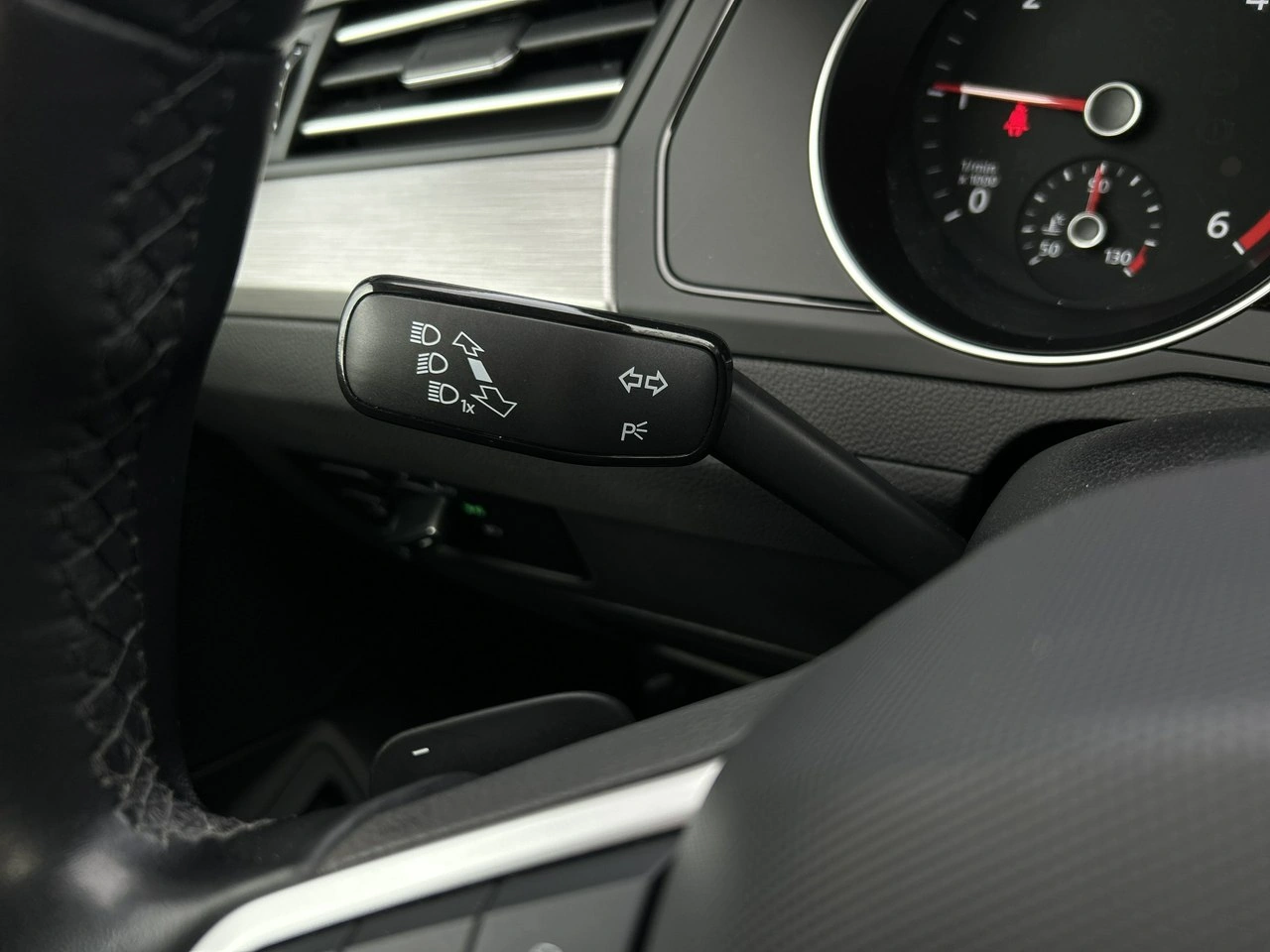 Volkswagen Passat - Zdjęcie 22