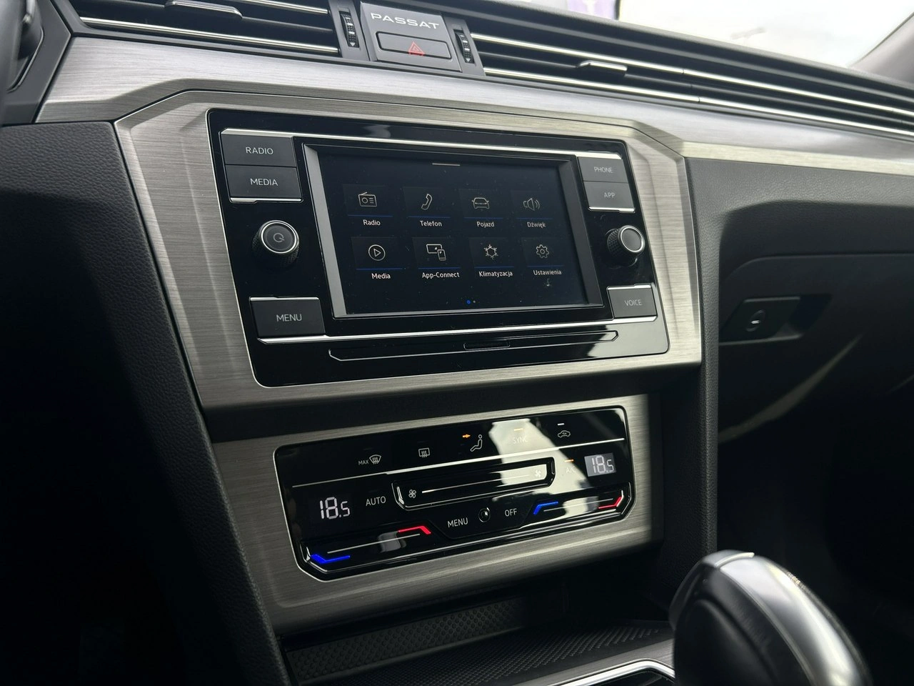 Volkswagen Passat - Zdjęcie 25