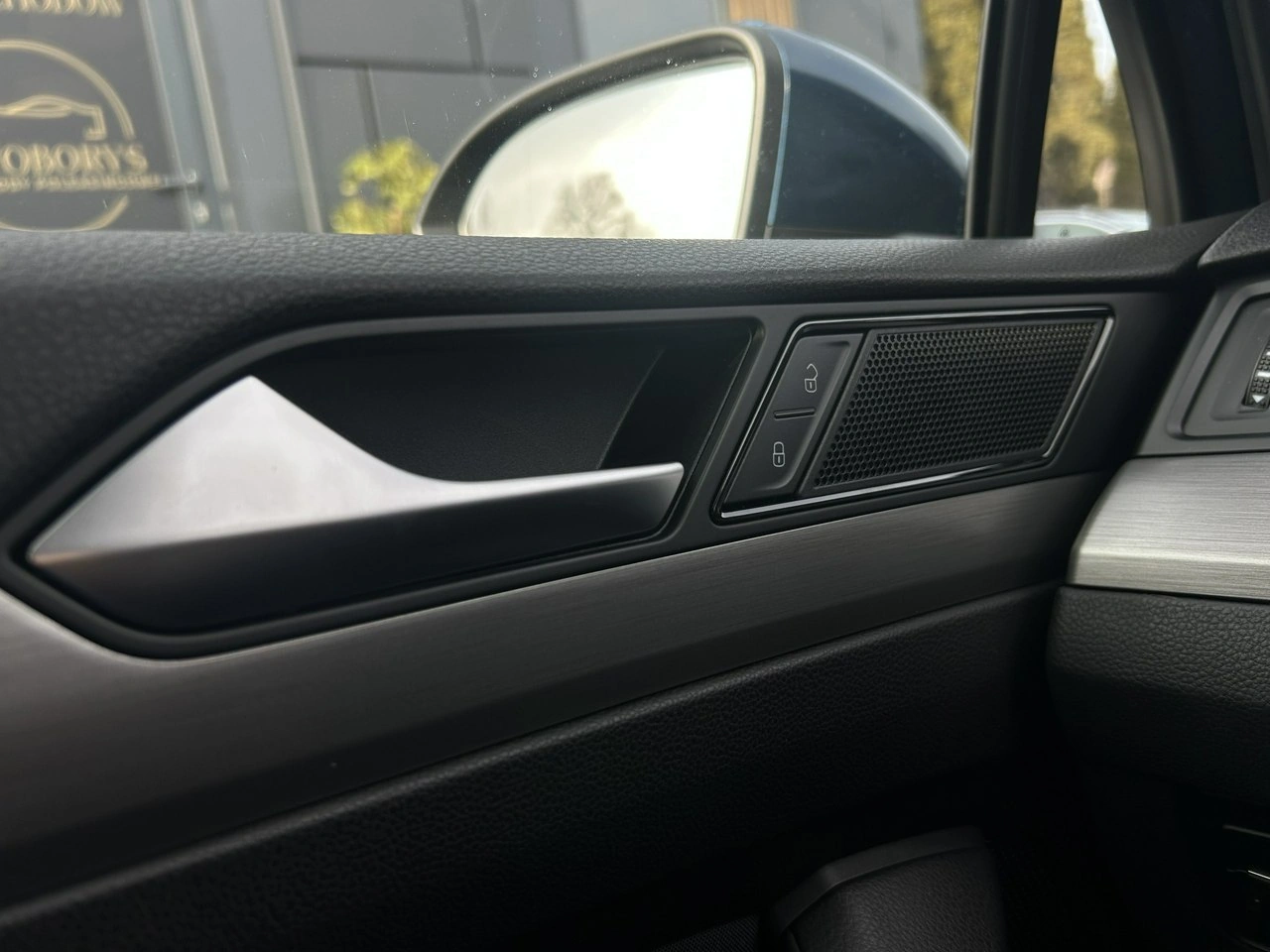 Volkswagen Passat - Zdjęcie 35