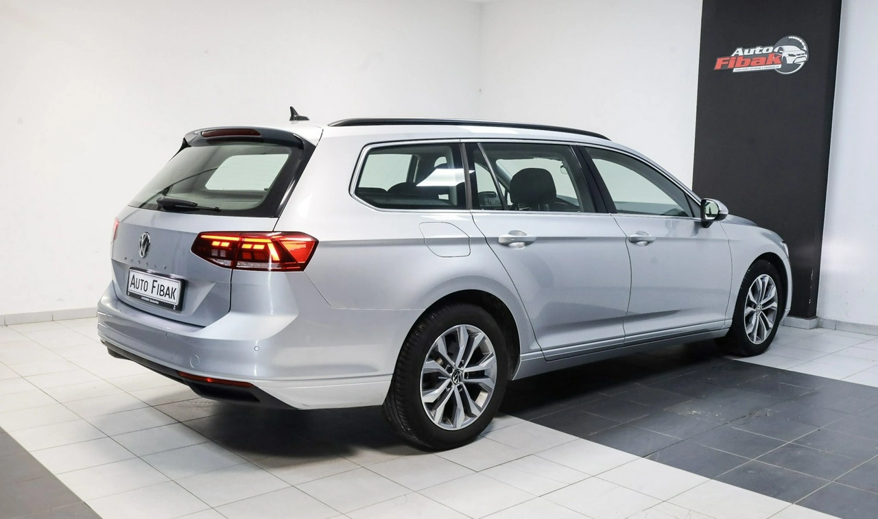 Volkswagen Passat - Zdjęcie 11