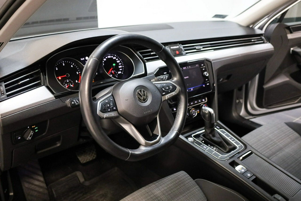 Volkswagen Passat - Zdjęcie 13