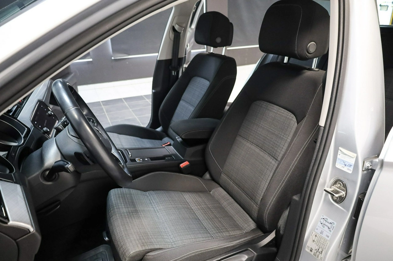 Volkswagen Passat - Zdjęcie 14