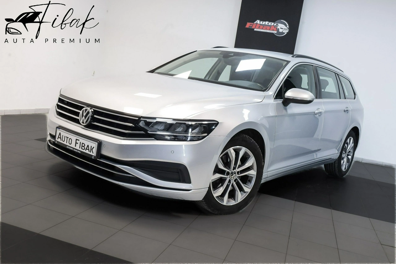 Volkswagen Passat - Główne zdjęcie