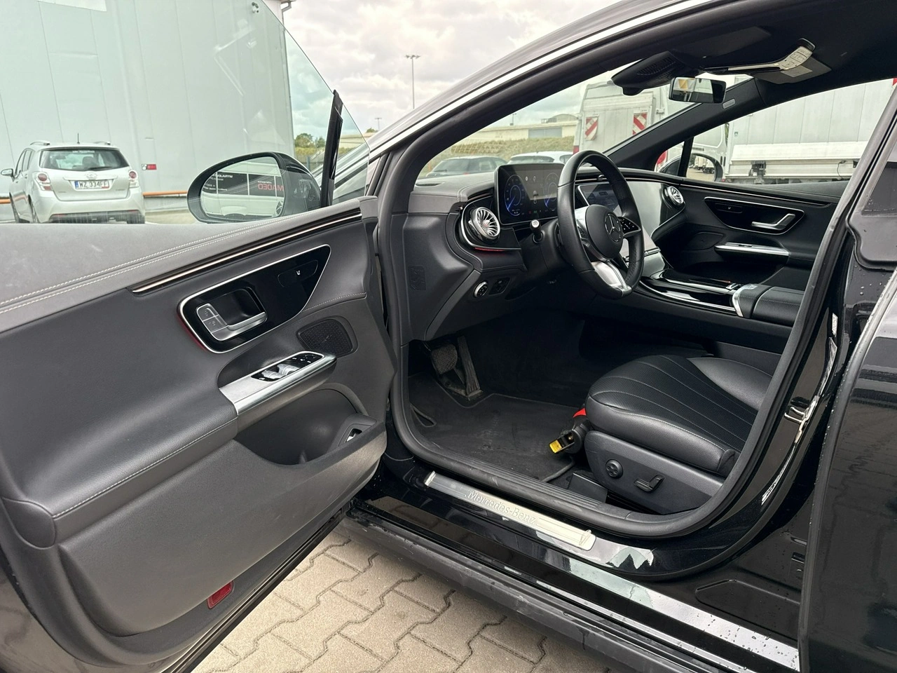 Mercedes EQE - Zdjęcie 9