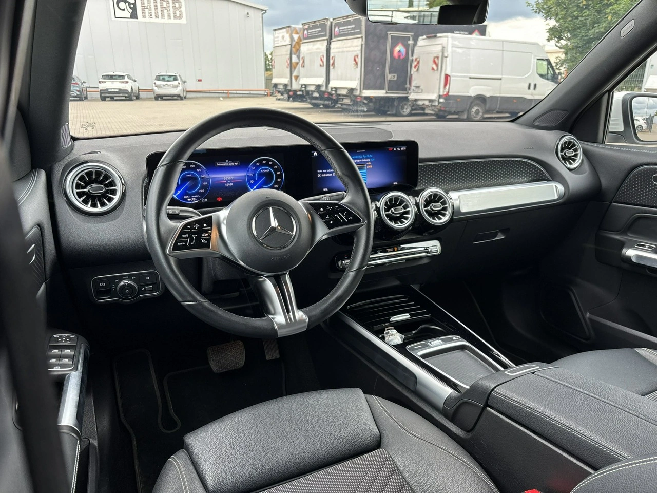 Mercedes EQB - Zdjęcie 11