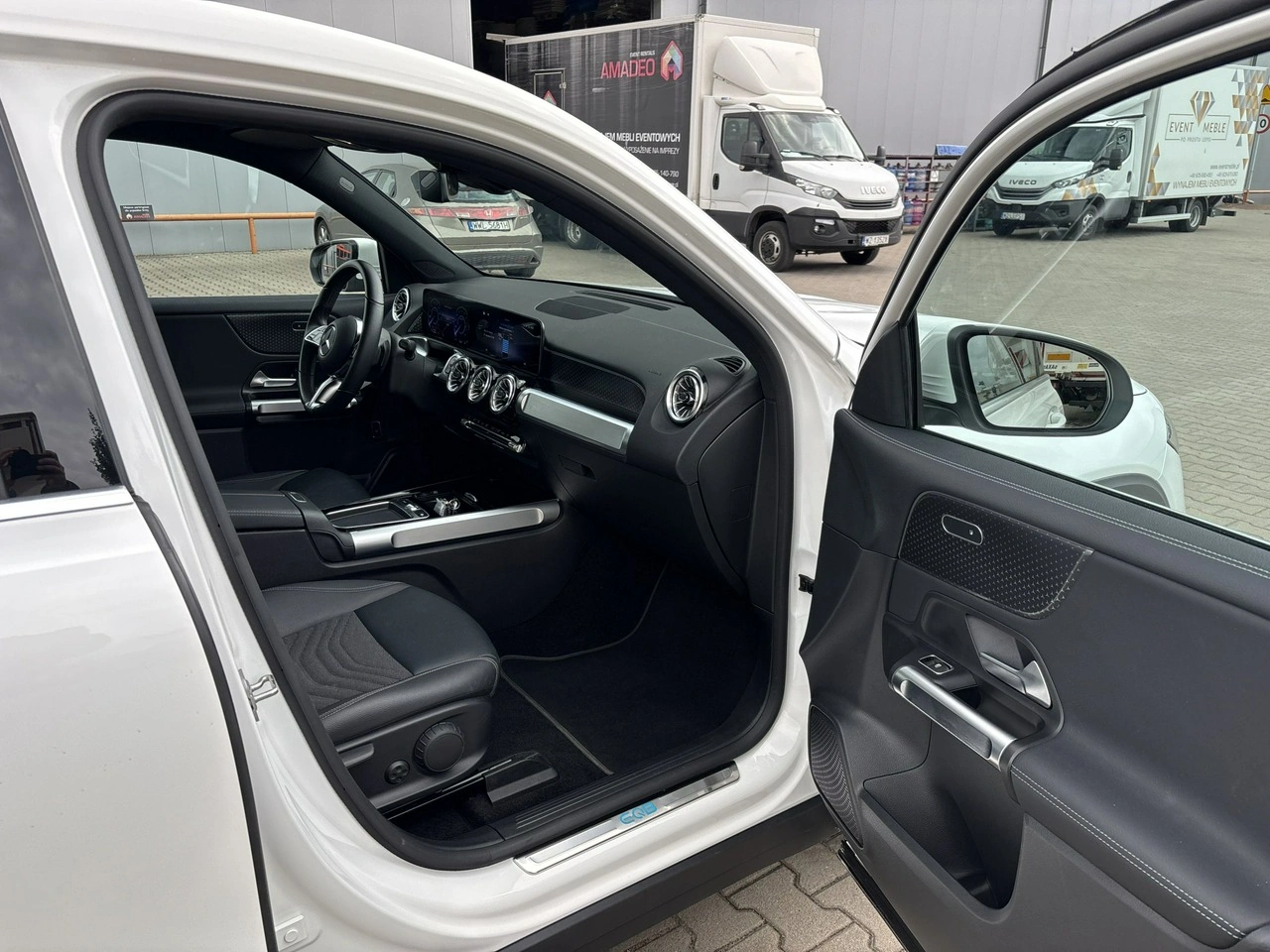 Mercedes EQB - Zdjęcie 15