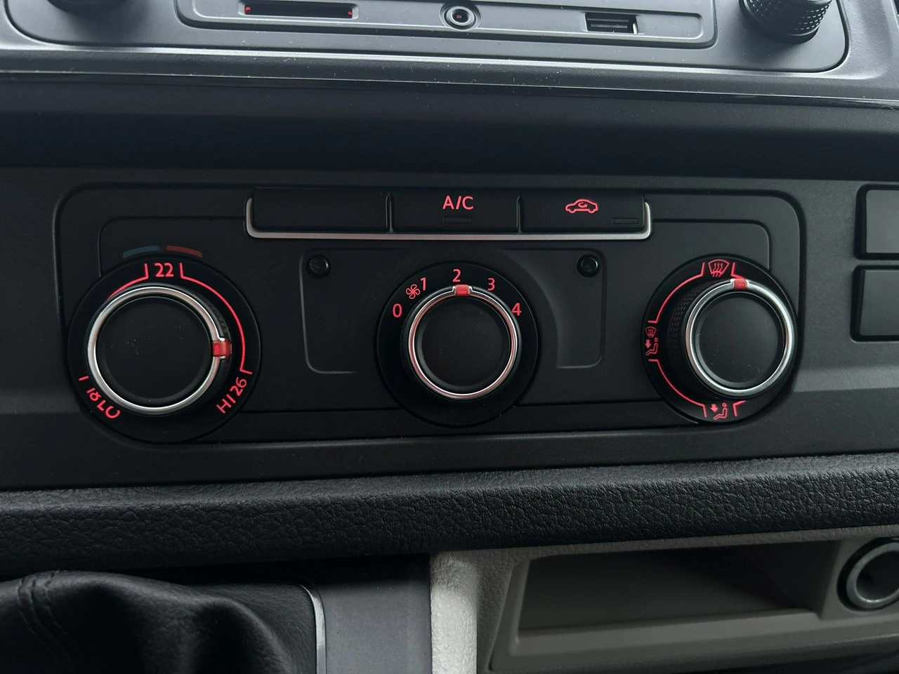 Volkswagen Transporter - Zdjęcie 27