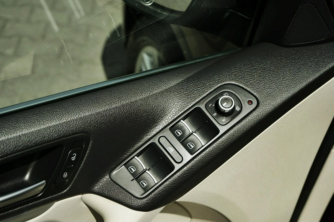 Volkswagen Tiguan - Zdjęcie 14