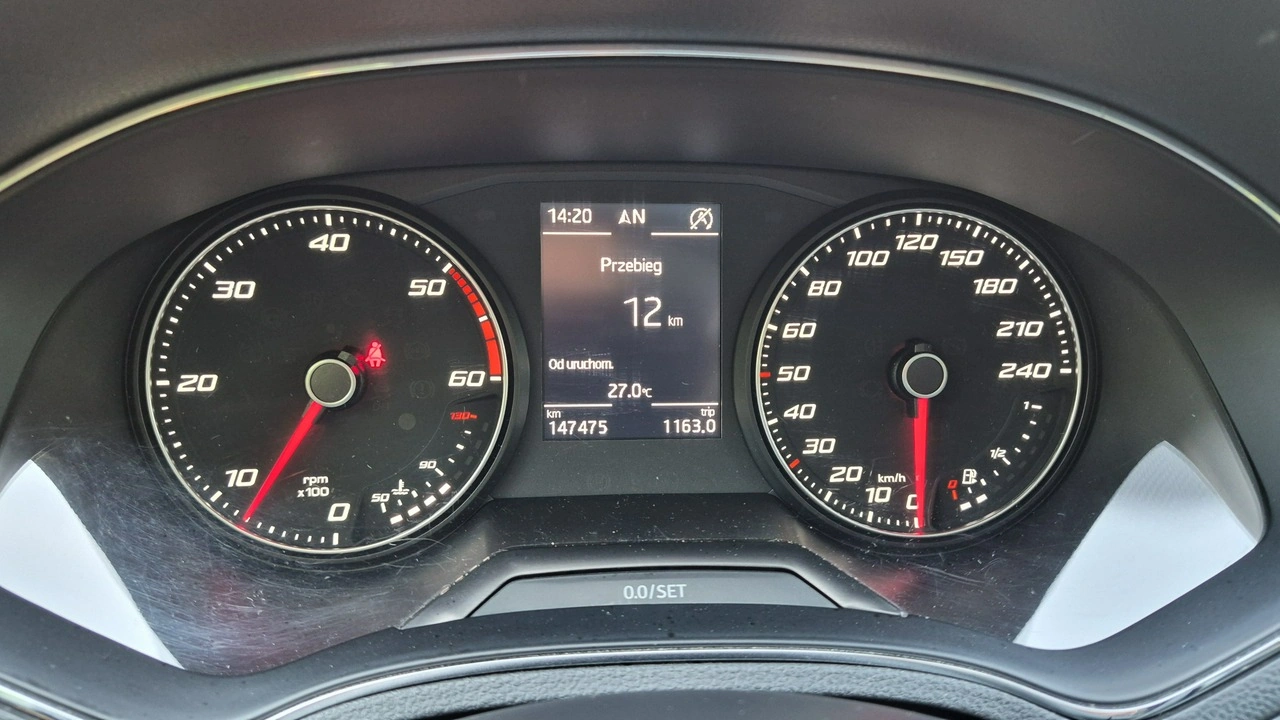 Seat Arona - Zdjęcie 17