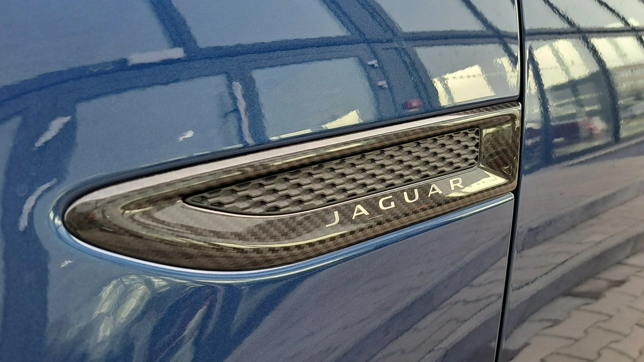 Jaguar E-Pace - Zdjęcie 12