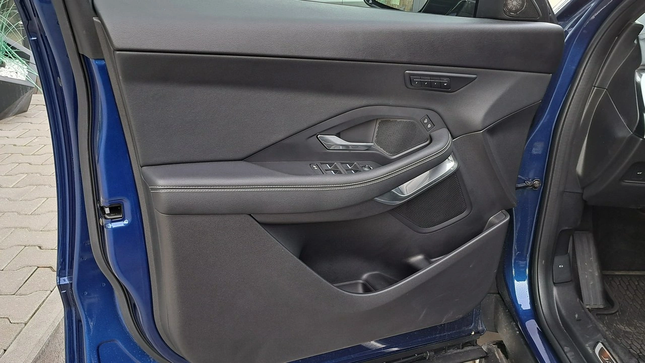 Jaguar E-Pace - Zdjęcie 13