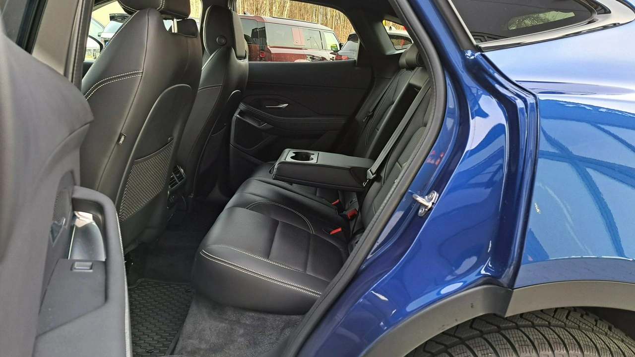 Jaguar E-Pace - Zdjęcie 15