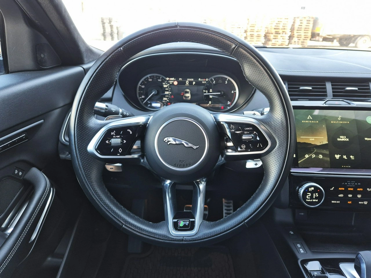Jaguar E-Pace - Zdjęcie 21