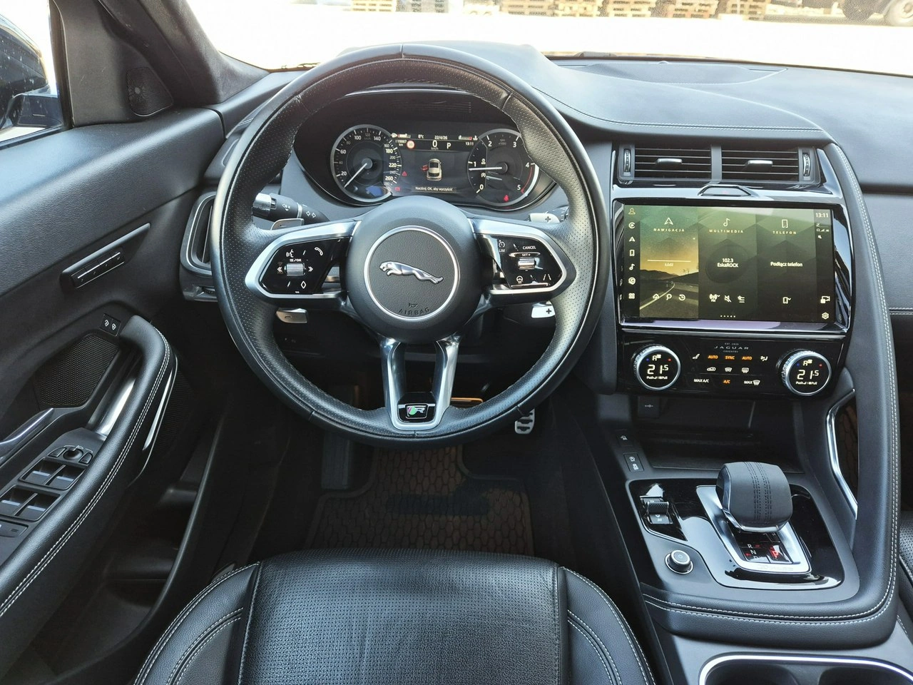 Jaguar E-Pace - Zdjęcie 22