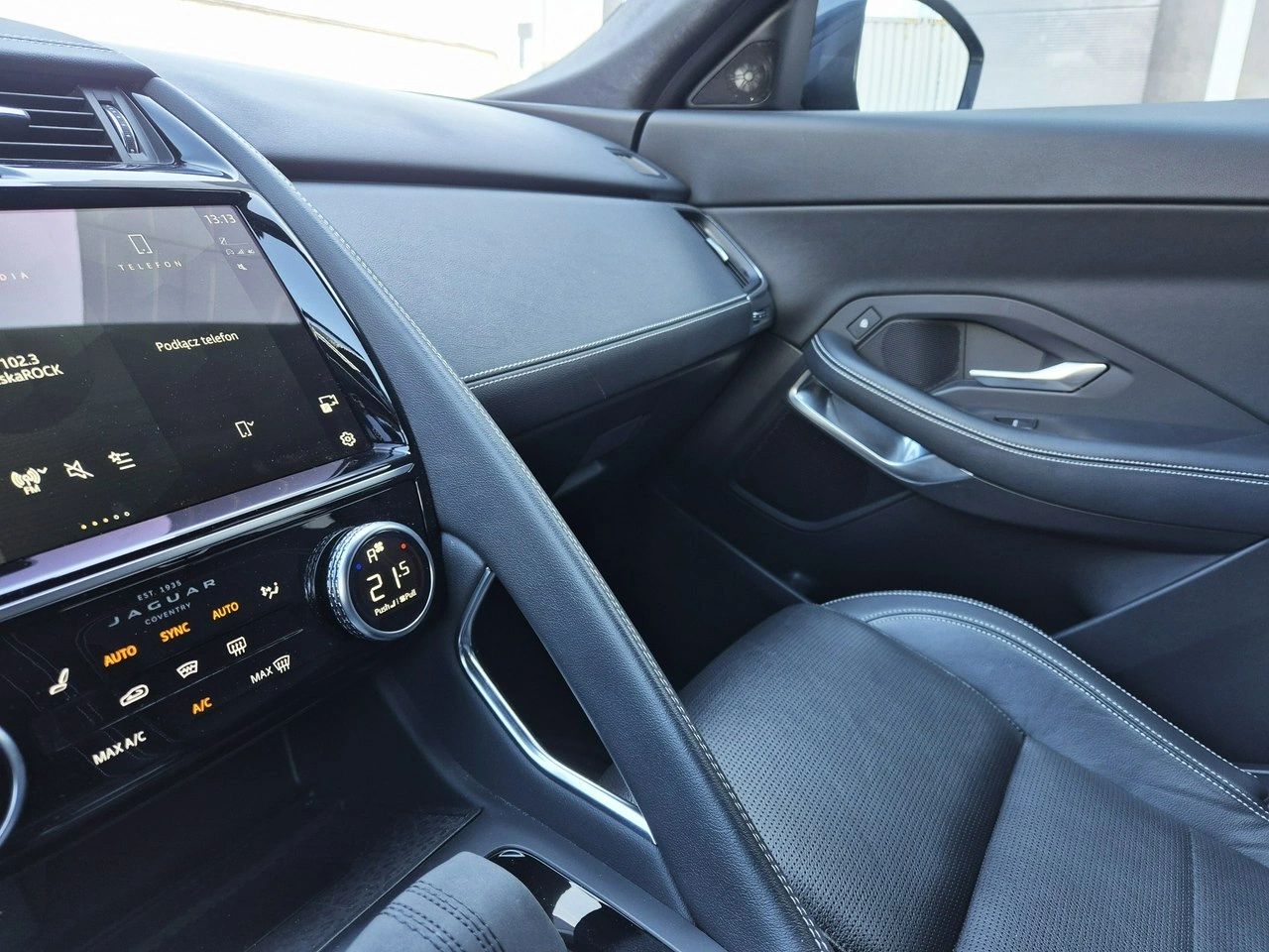 Jaguar E-Pace - Zdjęcie 33