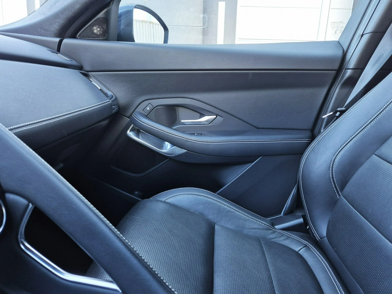 Jaguar E-Pace - Zdjęcie 34