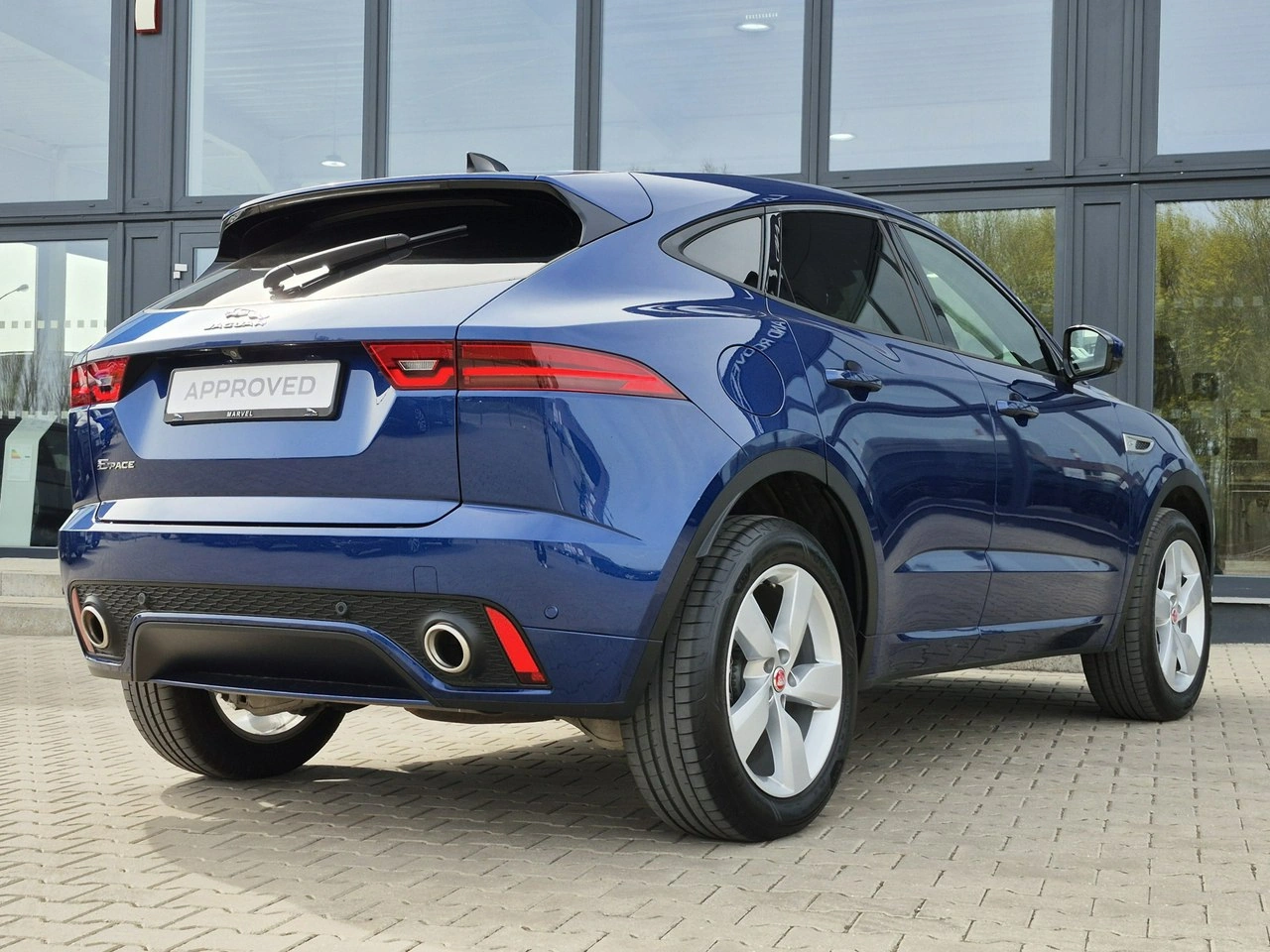 Jaguar E-Pace - Zdjęcie 11