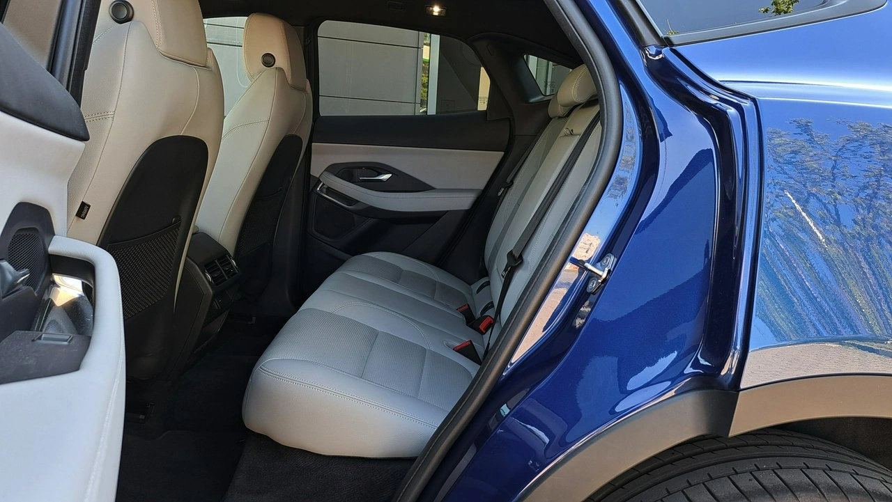 Jaguar E-Pace - Zdjęcie 13