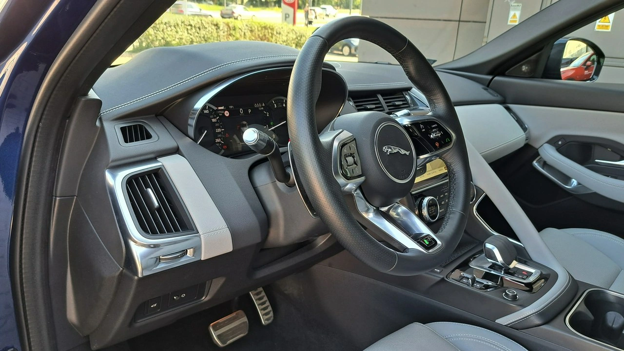 Jaguar E-Pace - Zdjęcie 14