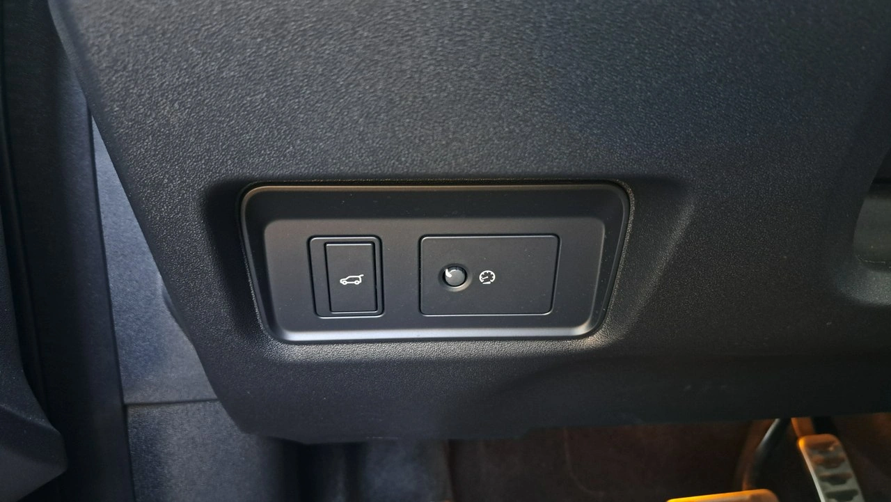 Jaguar E-Pace - Zdjęcie 17