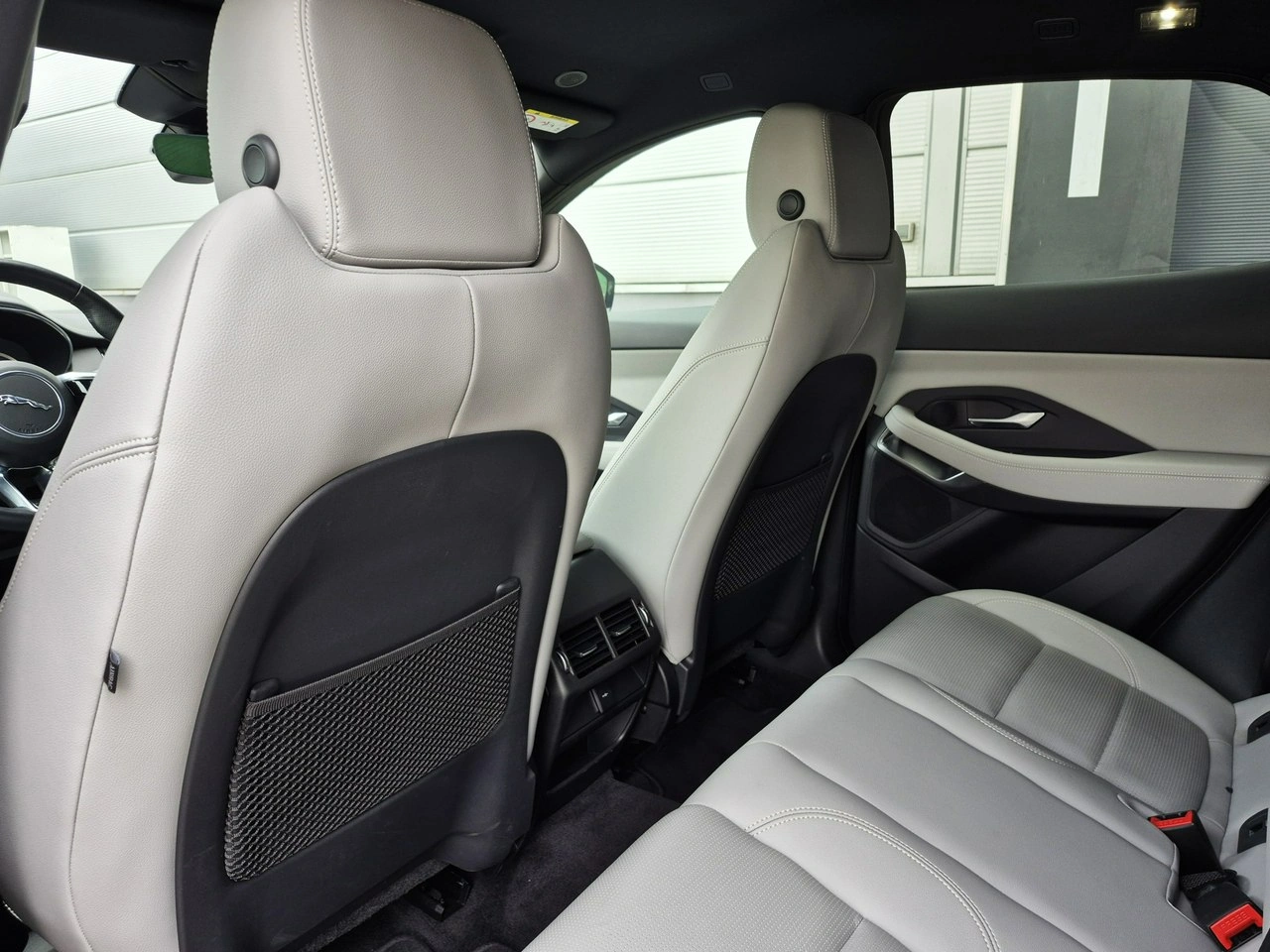 Jaguar E-Pace - Zdjęcie 21