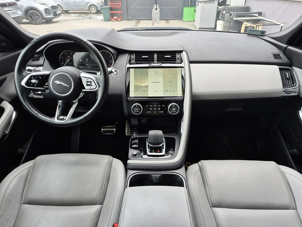 Jaguar E-Pace - Zdjęcie 26