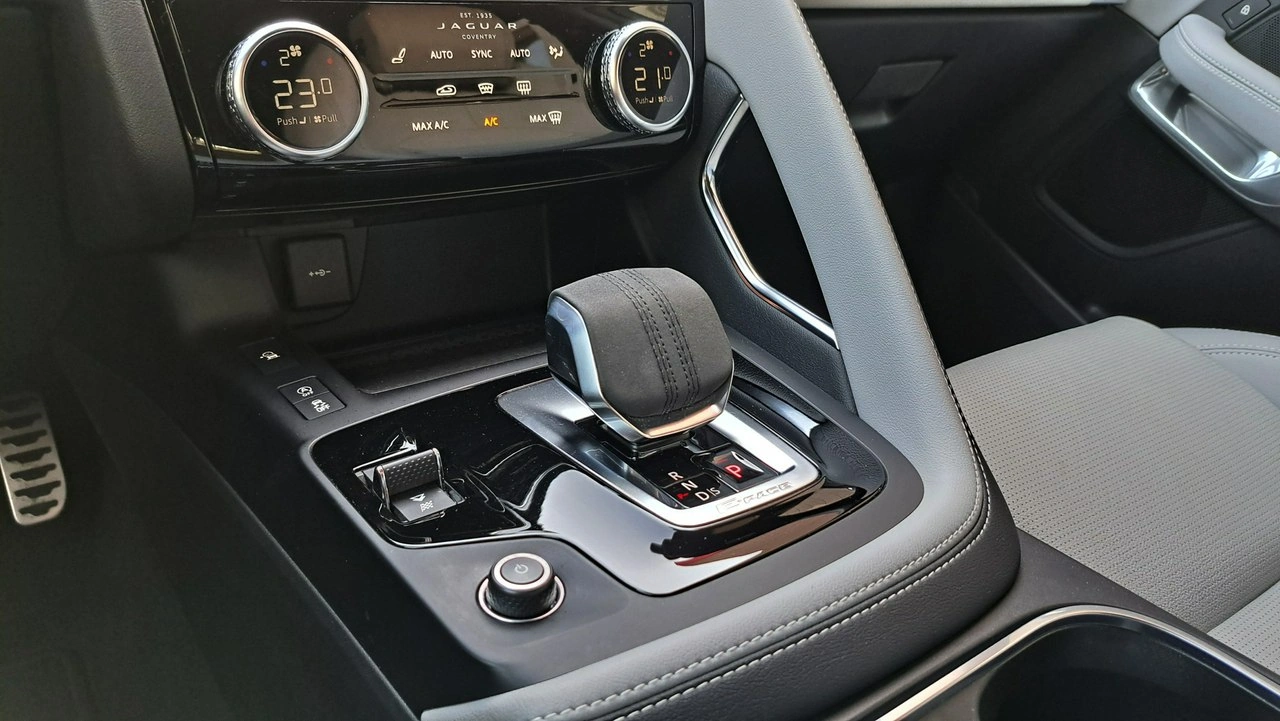 Jaguar E-Pace - Zdjęcie 28