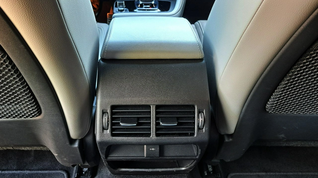 Jaguar E-Pace - Zdjęcie 30