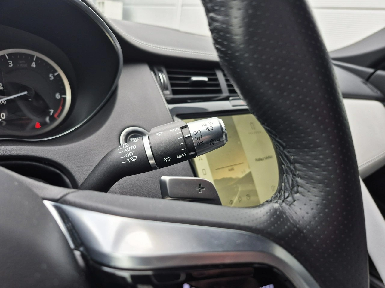 Jaguar E-Pace - Zdjęcie 30