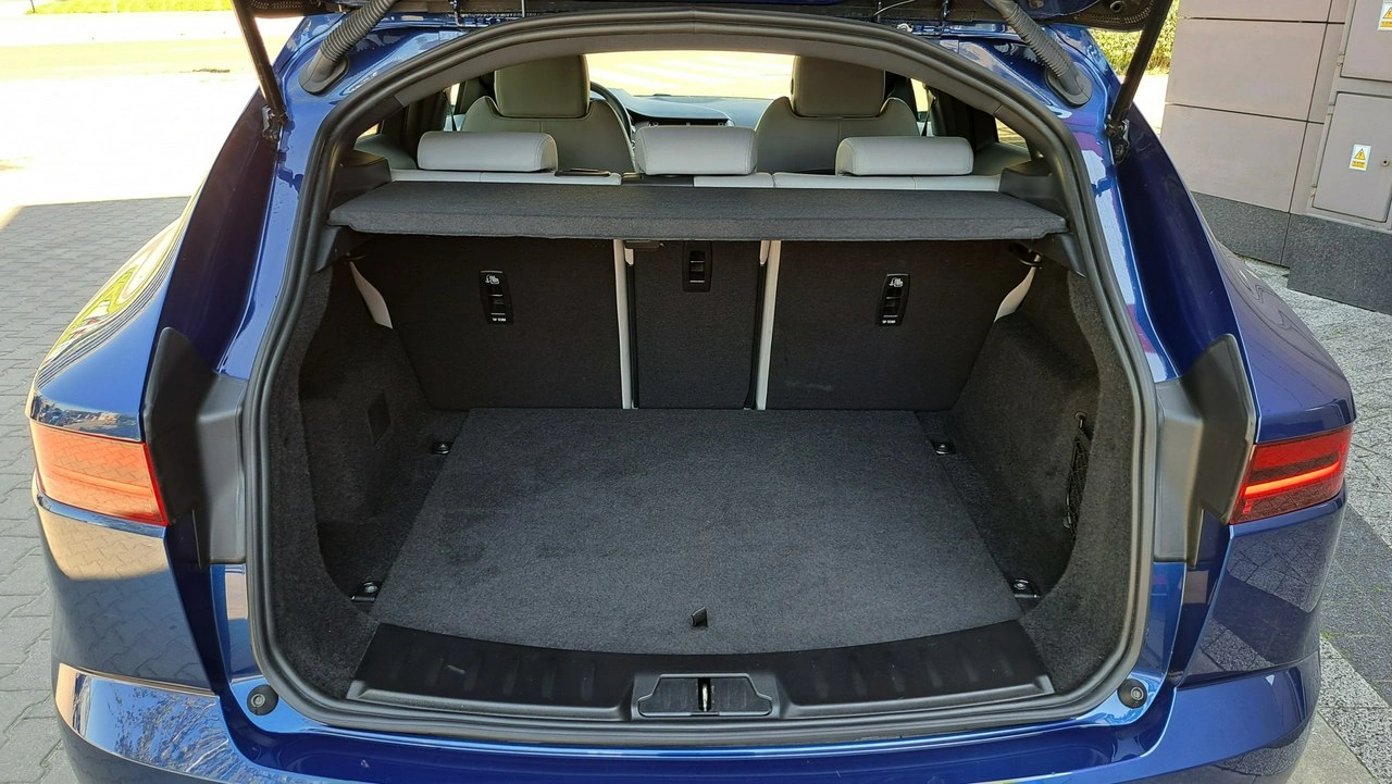 Jaguar E-Pace - Zdjęcie 31