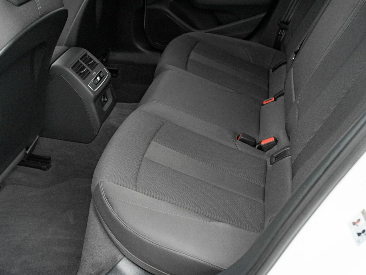 Audi A4 - Zdjęcie 24