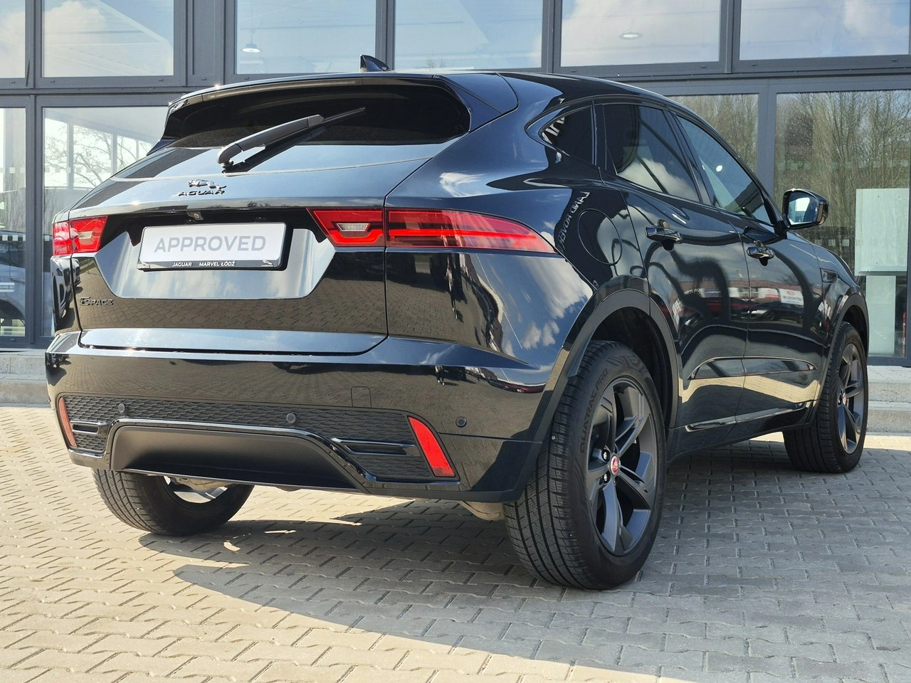 Jaguar E-Pace - Zdjęcie 11