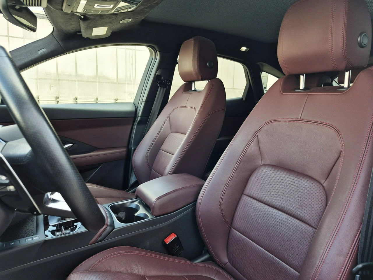 Jaguar E-Pace - Zdjęcie 15