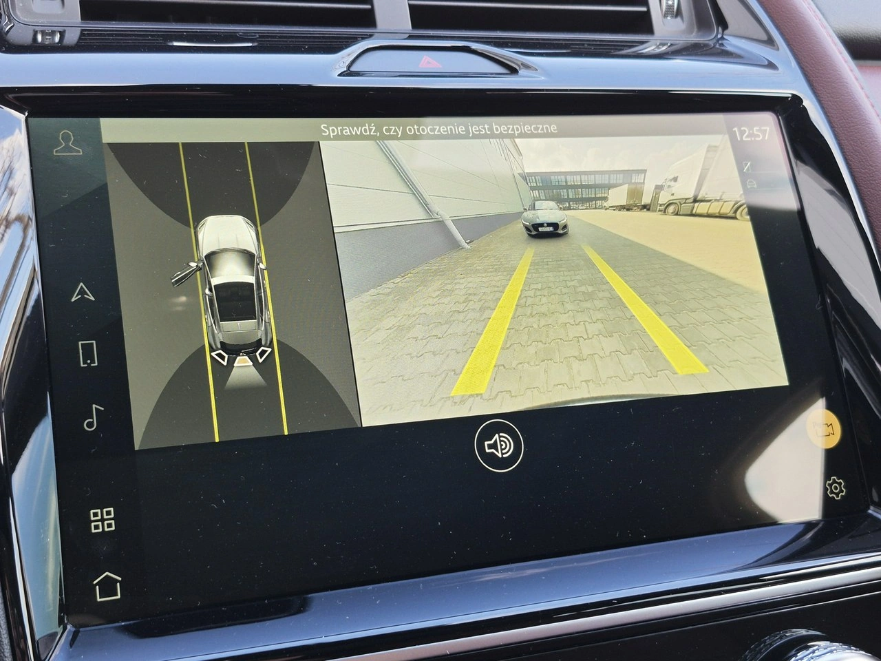 Jaguar E-Pace - Zdjęcie 37