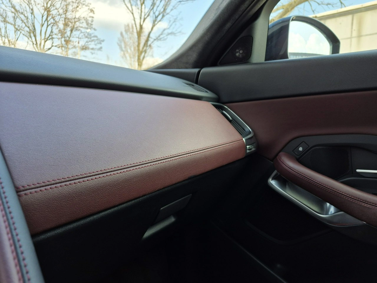 Jaguar E-Pace - Zdjęcie 38