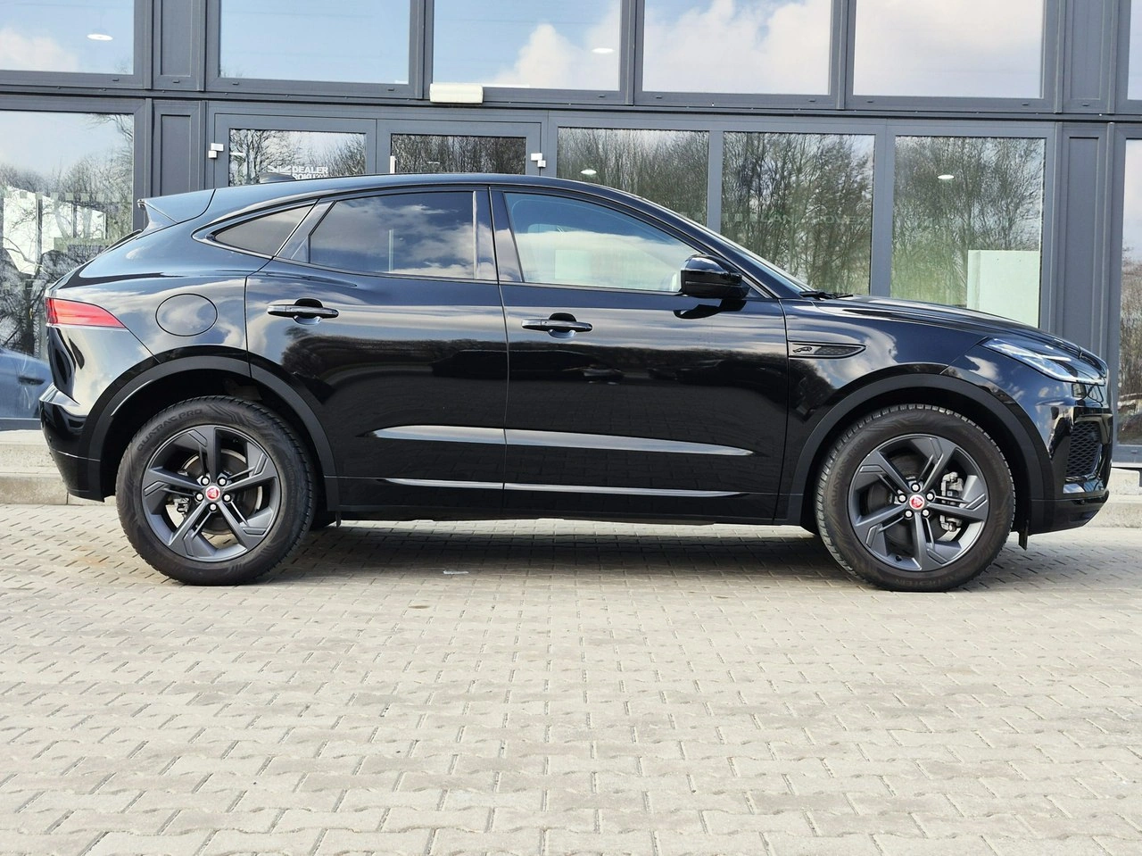 Jaguar E-Pace - Zdjęcie 4