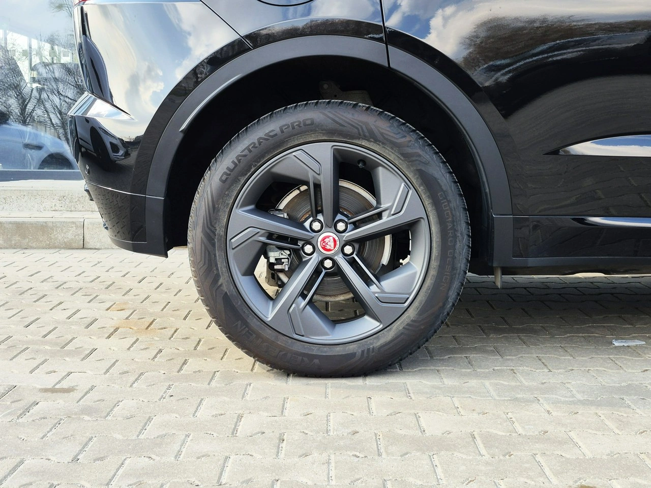 Jaguar E-Pace - Zdjęcie 7