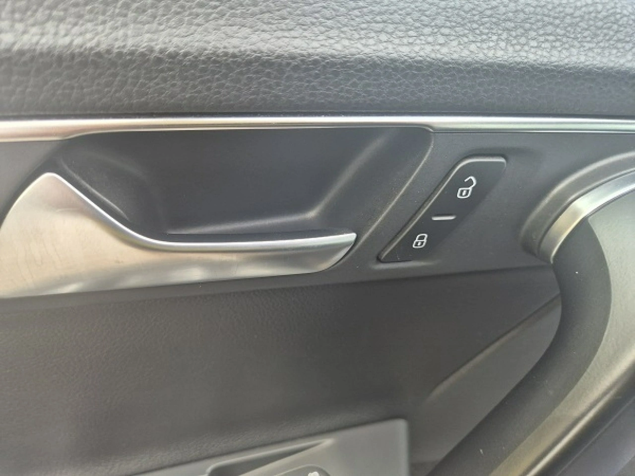 Volkswagen Passat - Zdjęcie 21