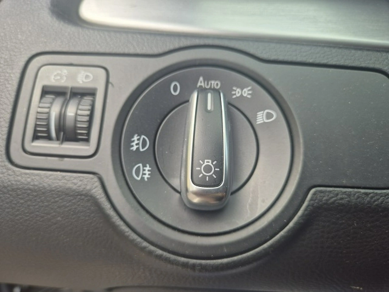 Volkswagen Passat - Zdjęcie 24