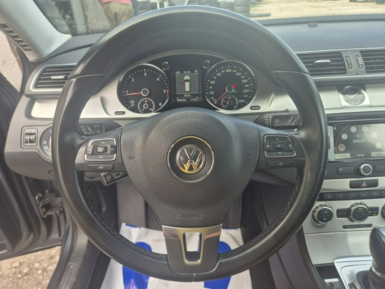 Volkswagen Passat - Zdjęcie 25