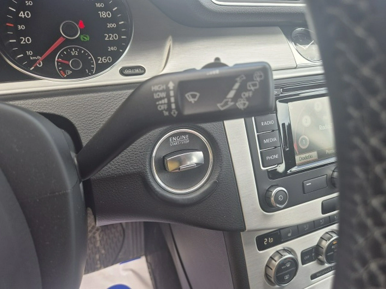 Volkswagen Passat - Zdjęcie 28
