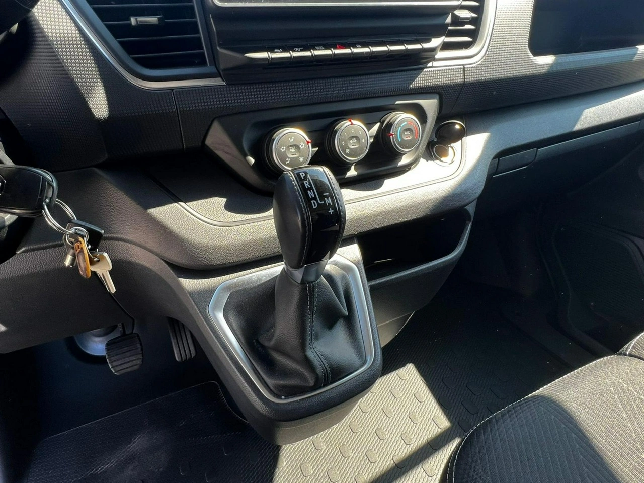 Renault Trafic - Zdjęcie 10
