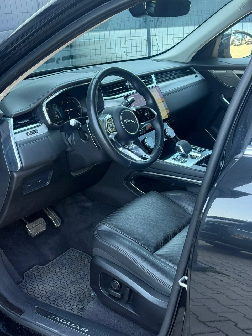 Jaguar F-Pace - Zdjęcie 15