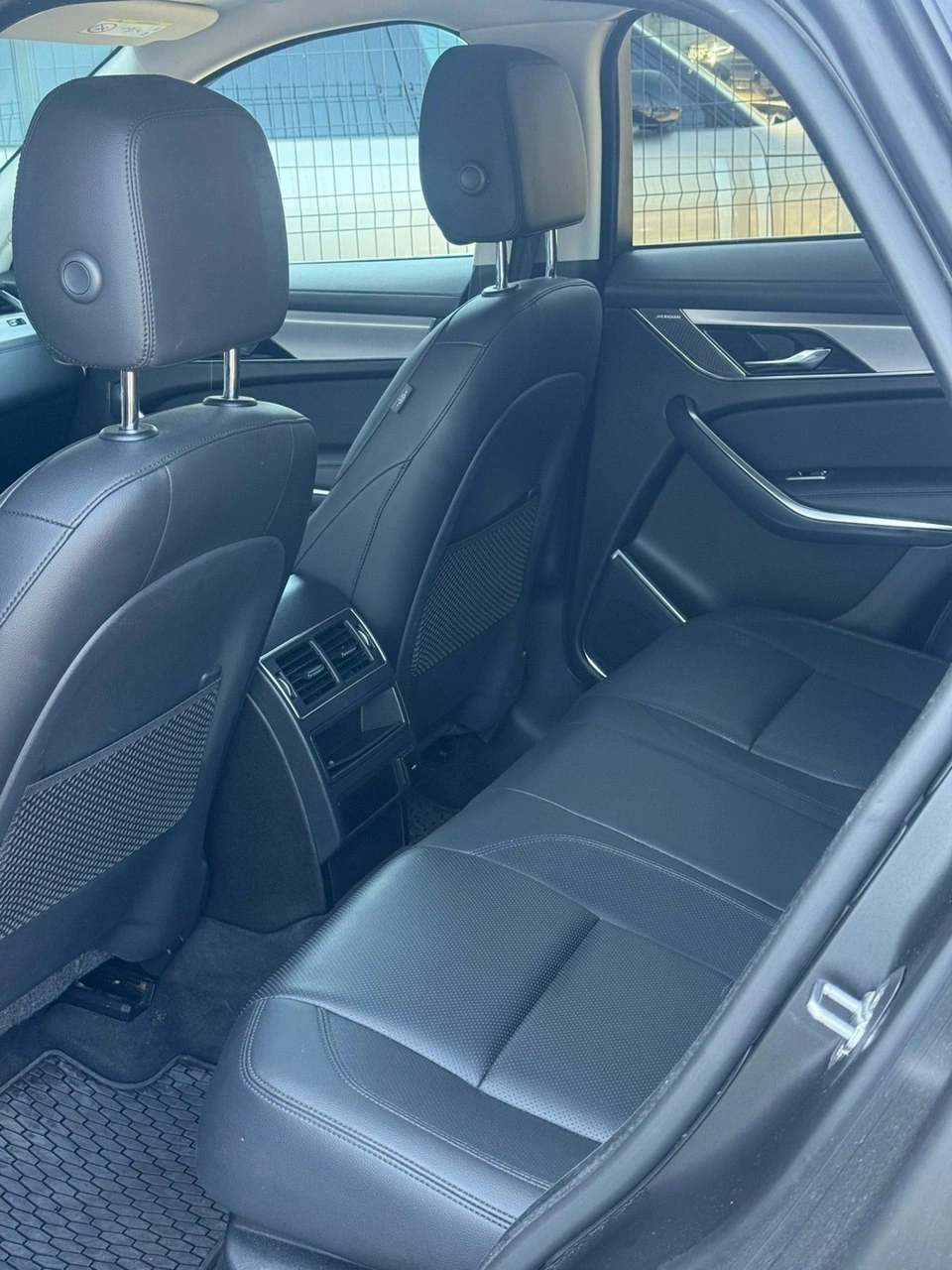 Jaguar F-Pace - Zdjęcie 16