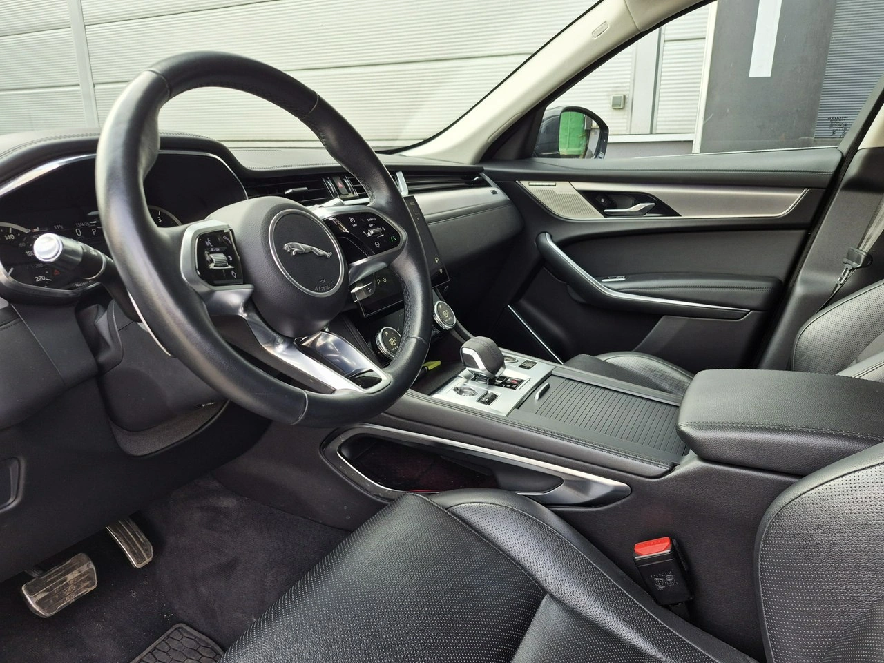 Jaguar F-Pace - Zdjęcie 20