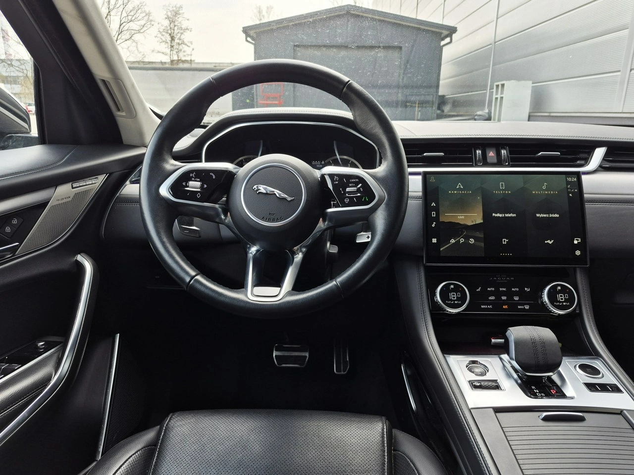 Jaguar F-Pace - Zdjęcie 28