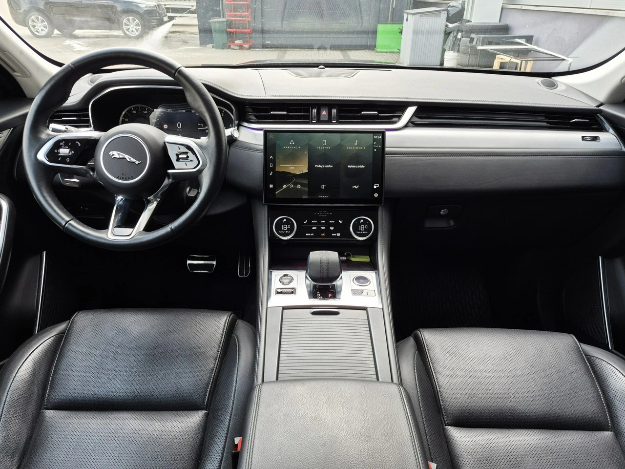 Jaguar F-Pace - Zdjęcie 29