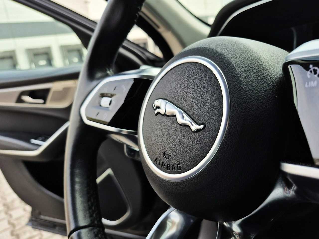 Jaguar F-Pace - Zdjęcie 34