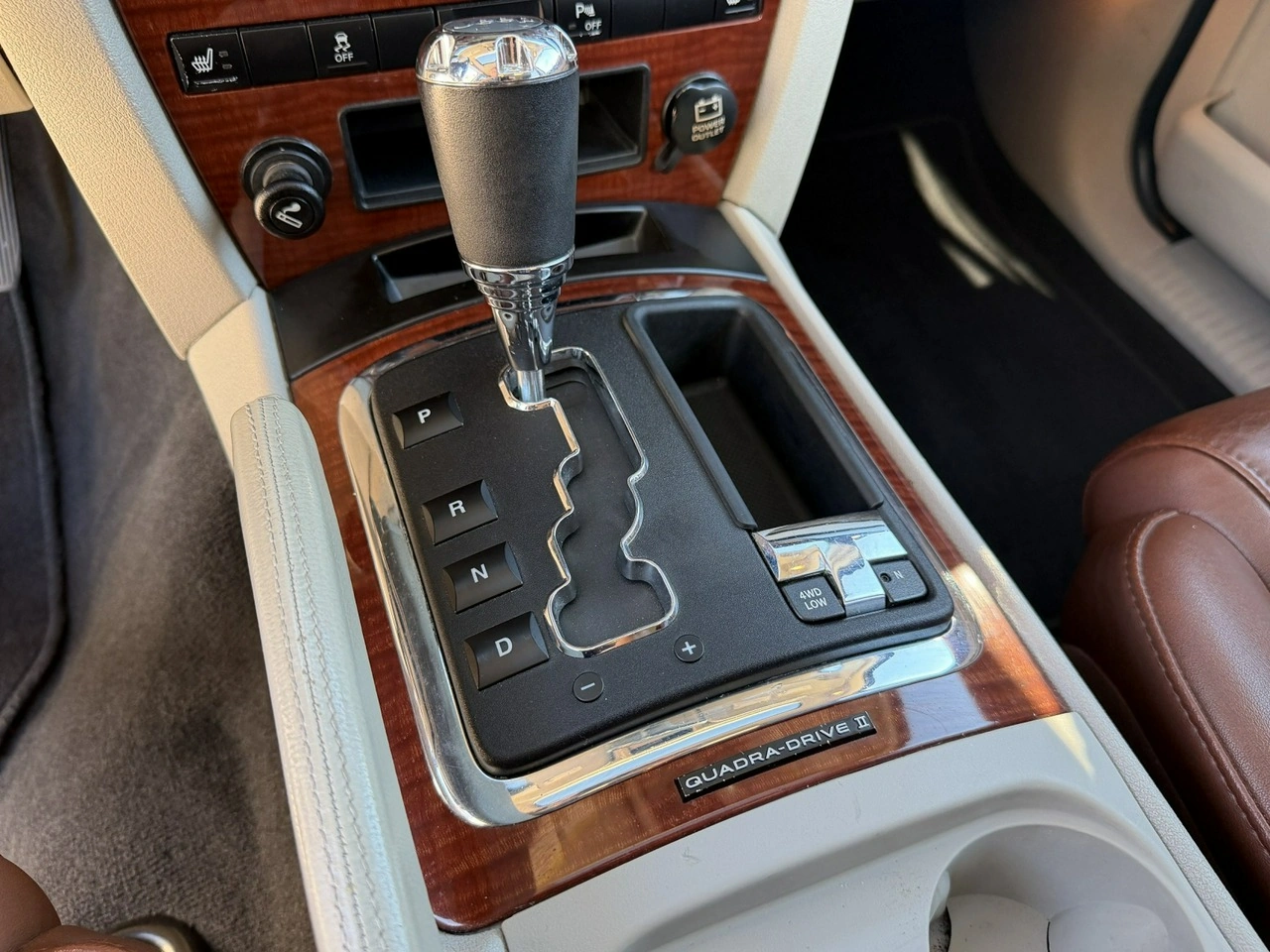 Jeep Commander - Zdjęcie 16